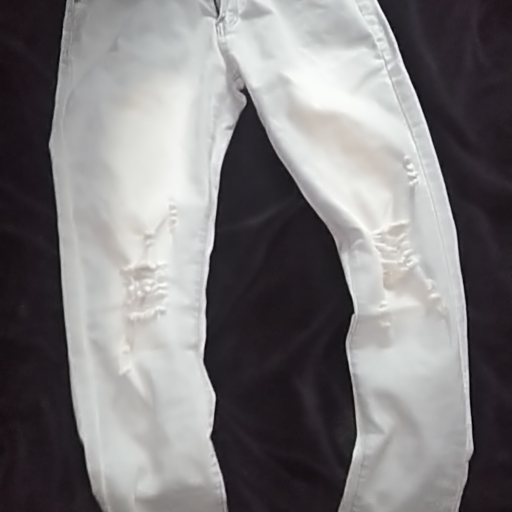 Light Blue Fit Jeans with Distressed